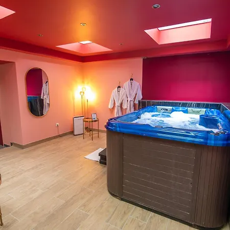 La Parenthèse Numéro 6 - Jacuzzi * Reims